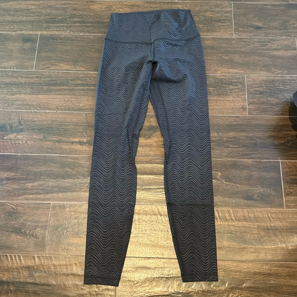 Lululemon black design leggings Size 6